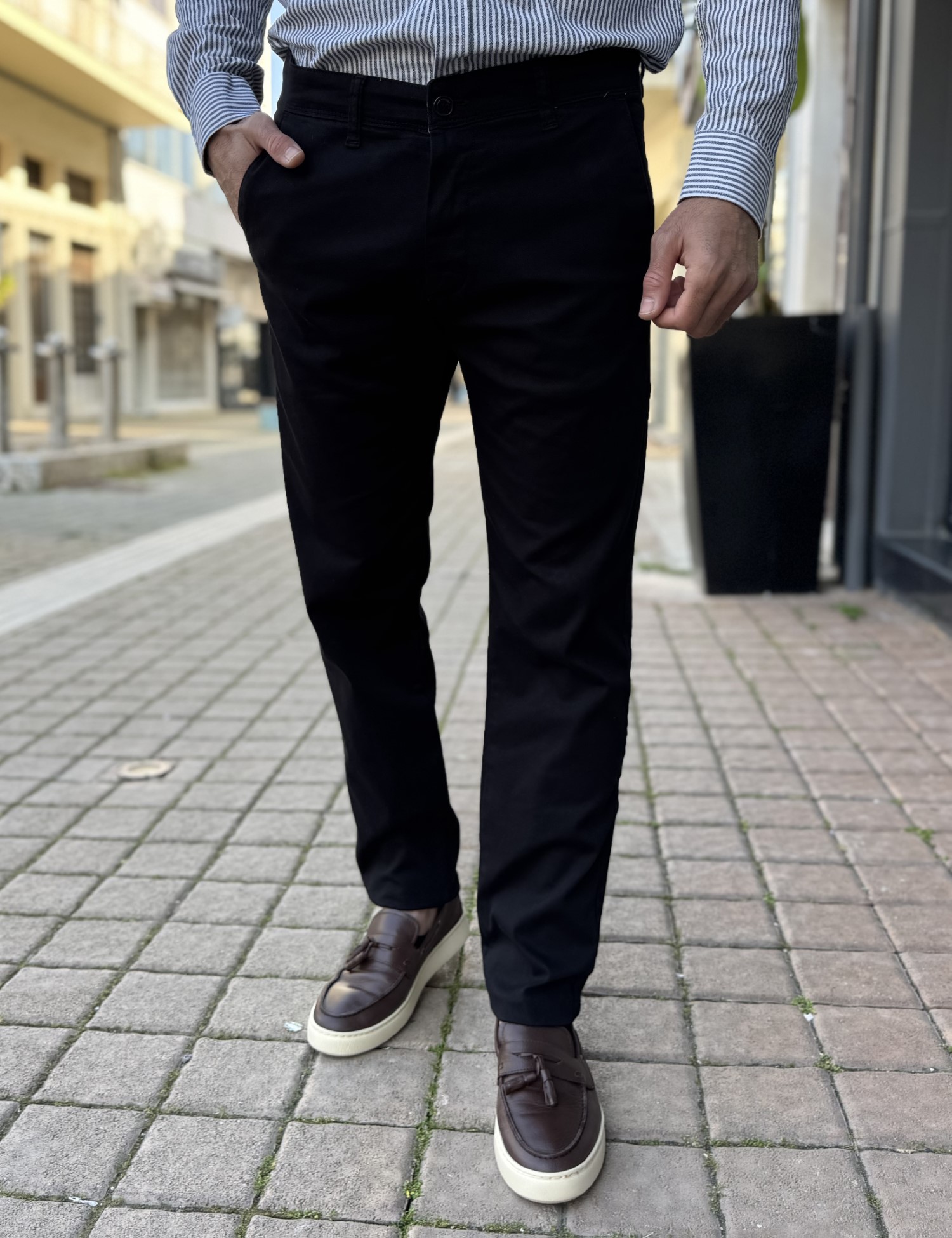 Ανδρικό μαύρο παντελόνι υφασμάτινο Chinos Regular 2517